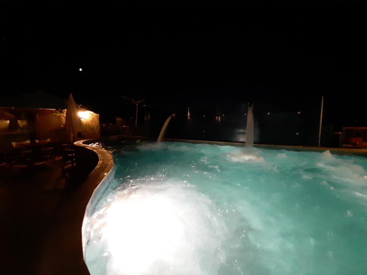 פפקוהורי Hotel Flesvos מראה חיצוני תמונה